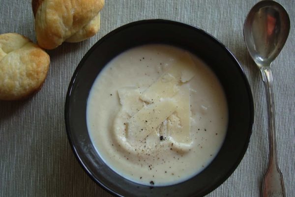 Cheesy Cauliflower Cream Soup